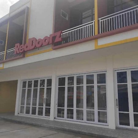 RedDoorz near Universitas Muhammadiyah Purwokerto Kembaran Bagian luar foto