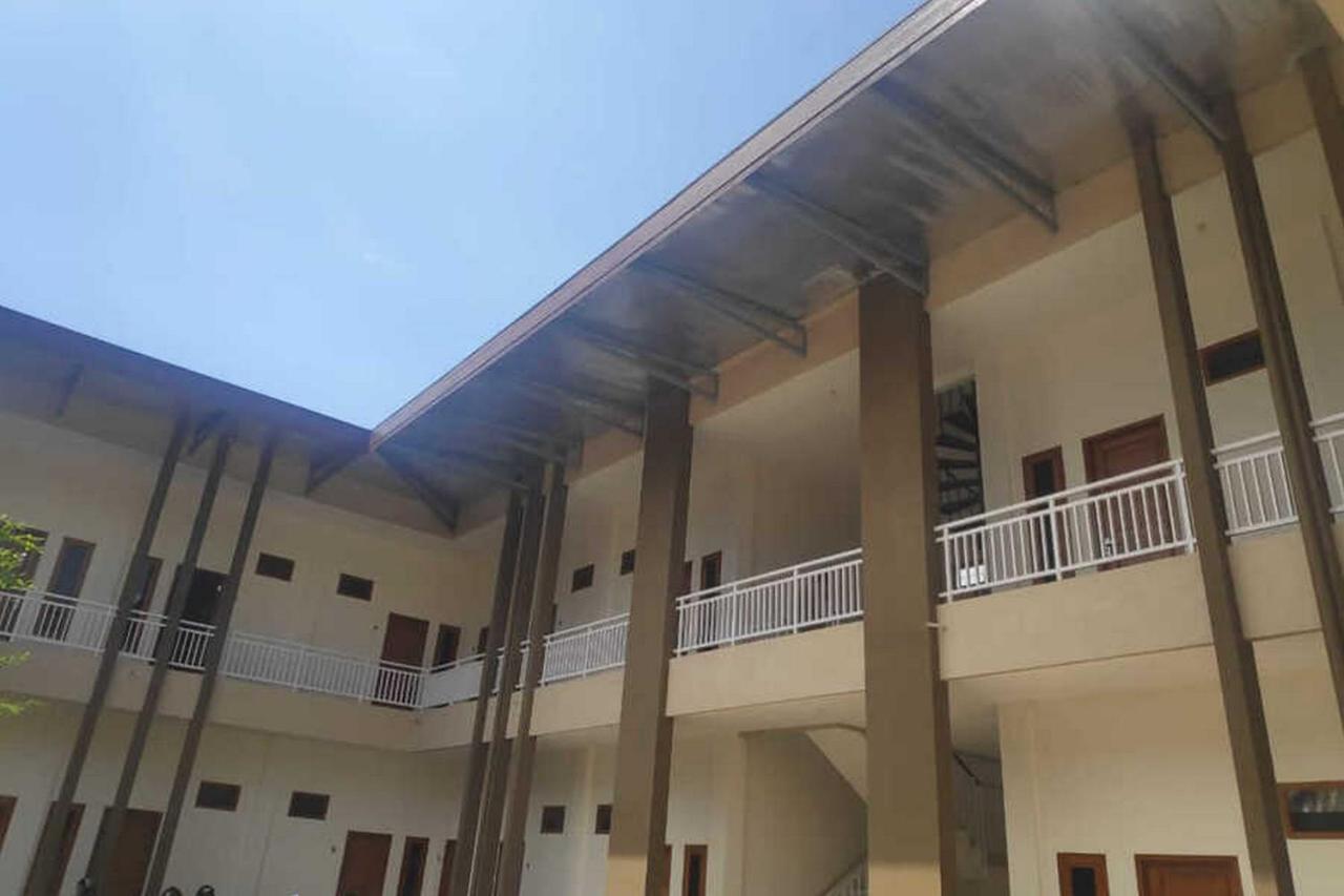 RedDoorz near Universitas Muhammadiyah Purwokerto Kembaran Bagian luar foto