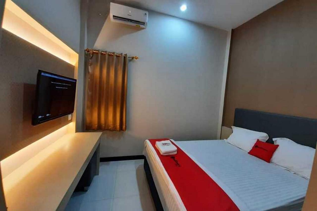 RedDoorz near Universitas Muhammadiyah Purwokerto Kembaran Bagian luar foto