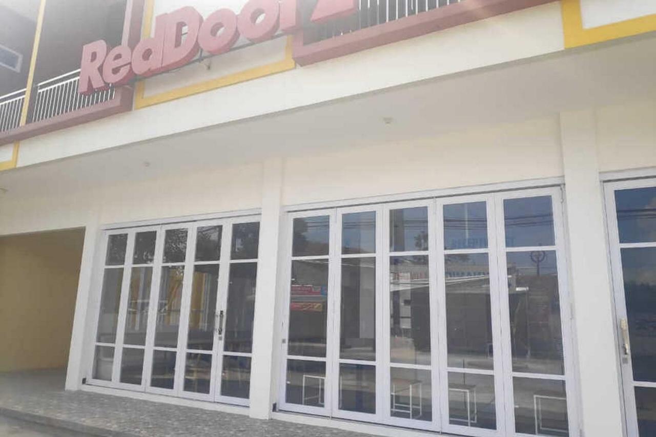 RedDoorz near Universitas Muhammadiyah Purwokerto Kembaran Bagian luar foto
